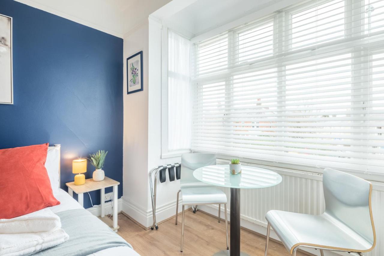 Private Room 4 With Kitchenette By Cb Stays No Minimum Stays Cambridge  Exterior photo